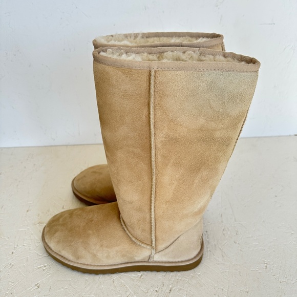 UGG Deluxe Classic Tall 5815 Boots Sand Size 9 - Picture 13 of 16
